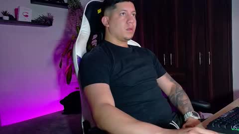 Snapshot of _robertobaggio chatting on 17, 12, 2025 Roberto online show from 17, 12, 2025