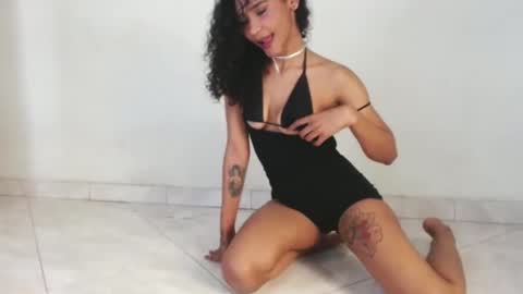 _sarahtomatto_ online show from 5, 3, 2025