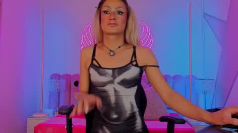 Snapshot of _scarletmoore chatting on 5, 6, 2026 Scarlett online show from 5, 6, 2026