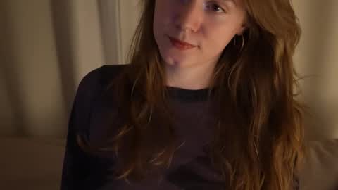 Snapshot of _sensualia_ chatting on 29, 11, 2025 Lia online show from 29, 11, 2025