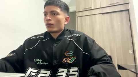 Juan Pablo-independent model online show from 10, 2, 2025