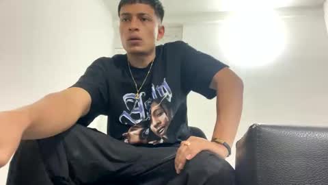 Juan Pablo-independent model online show from 20, 2, 2025