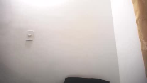 Juan Pablo-independent model online show from 6, 3, 2025