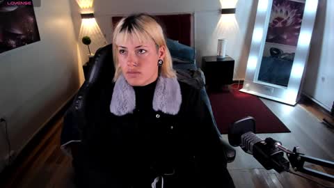 _sharlotte777 online show from 17, 1, 2025