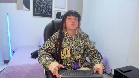 _sharlotte777 online show from 22, 11, 2025