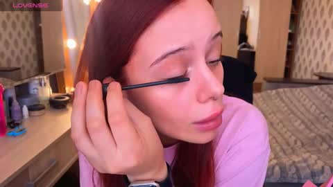 Snapshot of _slutty_fox_ chatting on 10, 9, 2025 Alice online show from 10, 9, 2025