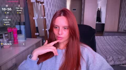 Snapshot of _slutty_fox_ chatting on 25, 9, 2025 Alice online show from 25, 9, 2025