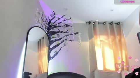 Snapshot of _sofia_cruz chatting on 23, 5, 2026 640 200 online show from 23, 5, 2026