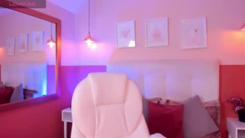 Sophie  online show from 28, 3, 2026