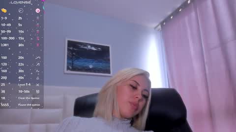 Snapshot of _sophiewilson chatting on 7, 3, 2025 sophie online show from 7, 3, 2025