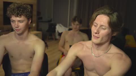 OLIVERpvt is open online show from 12, 1, 2025