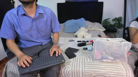 Coco and J online show from 4, 4, 2026