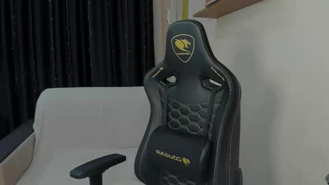 Snapshot of _stager_ chatting on 19, 12, 2025 MARKPVT IS OPEN online show from 19, 12, 2025