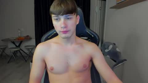 Snapshot of _stager_ chatting on 23, 12, 2025 MARKPVT IS OPEN online show from 23, 12, 2025