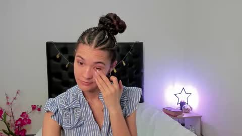 Sussi online show from 7, 3, 2025