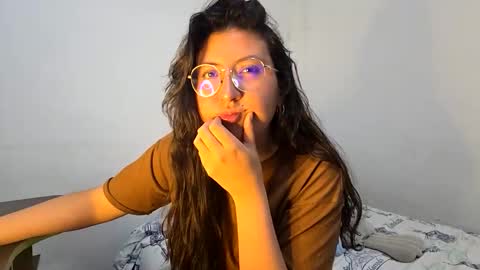 Snapshot of _sweet_melodyy chatting on 4, 3, 2026 _sweet_melodyy online show from 4, 3, 2026