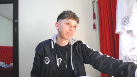 Snapshot of _thomas_hot_ chatting on 1, 1, 2025 Thomas online show from 1, 1, 2025