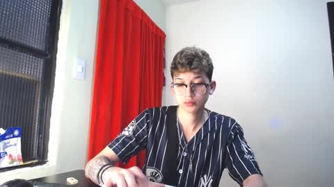 Snapshot of _thomas_hot_ chatting on 4, 2, 2025 Thomas online show from 4, 2, 2025