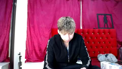 Snapshot of _thomas_hot_ chatting on 4, 3, 2025 Thomas online show from 4, 3, 2025