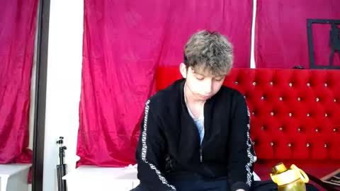Snapshot of _thomas_hot_ chatting on 4, 3, 2025 Thomas online show from 4, 3, 2025