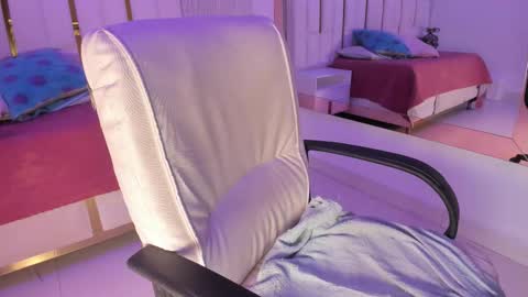 Snapshot of _tinyrousse_ chatting on 18, 1, 2026 Rousse online show from 18, 1, 2026