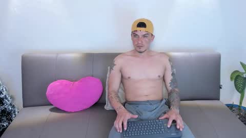 Snapshot of _tommyandgrace chatting on 5, 12, 2025 Tommy and Grace online show from 5, 12, 2025