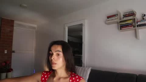 Snapshot of _vahos chatting on 7, 5, 2026 Anastasia Vahos online show from 7, 5, 2026