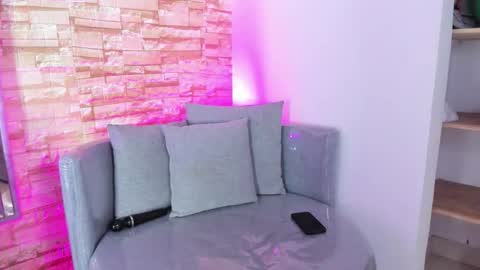 _valeria_saenz_ online show from 12, 1, 2026