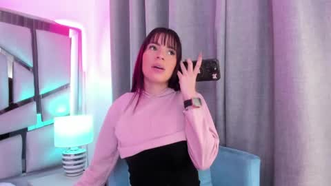 _valeria_saenz_ online show from 8, 6, 2026