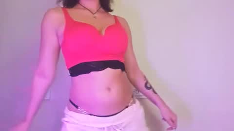 Snapshot of _velvetvibe_ chatting on 20, 9, 2025 Mia online show from 20, 9, 2025