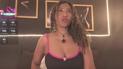 Snapshot of _victoria_hills chatting on 12, 11, 2025 Victoria online show from 12, 11, 2025