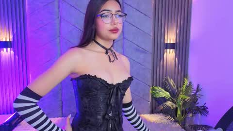   online show from 26, 11, 2025