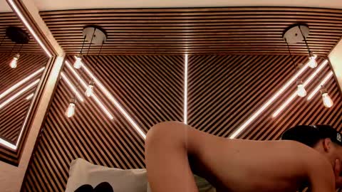 Snapshot of _white_fox_ chatting on 19, 2, 2025 white fox online show from 19, 2, 2025