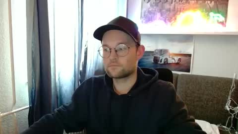Snapshot of _whoisthatguy_ chatting on 18, 5, 2026 _whoisthatguy_ online show from 18, 5, 2026