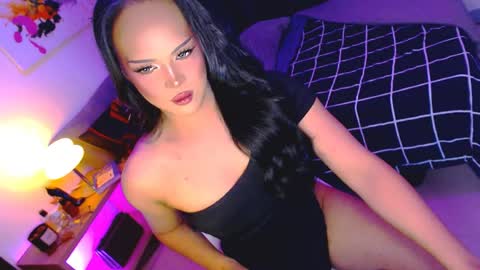 Snapshot of _womanofdreams_ chatting on 7, 8, 2026 Sofie online show from 7, 8, 2026