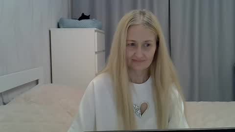 Snapshot of _xsharonx_ chatting on 11, 1, 2025 _xsharonx_ online show from 11, 1, 2025
