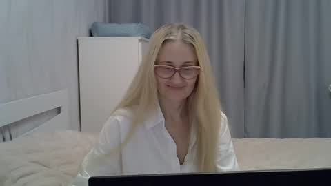 Snapshot of _xsharonx_ chatting on 13, 1, 2025 _xsharonx_ online show from 13, 1, 2025