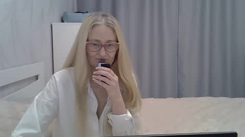 Snapshot of _xsharonx_ chatting on 14, 1, 2025 _xsharonx_ online show from 14, 1, 2025