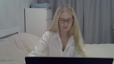 Snapshot of _xsharonx_ chatting on 31, 1, 2025 _xsharonx_ online show from 31, 1, 2025