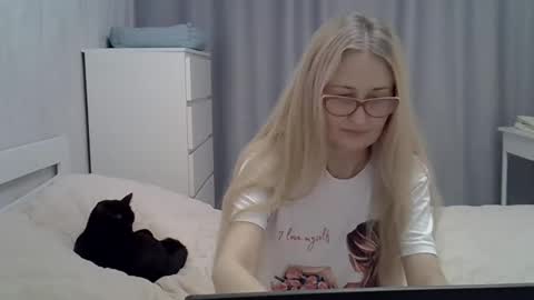 Snapshot of _xsharonx_ chatting on 7, 2, 2025 _xsharonx_ online show from 7, 2, 2025