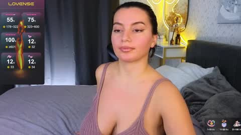 Snapshot of _your_sweetdream chatting on 5, 2, 2025 Jasmine online show from 5, 2, 2025