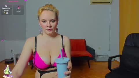 Candice and Mark online show from 15, 12, 2024