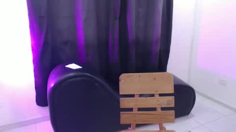 yuky online show from 23, 4, 2026