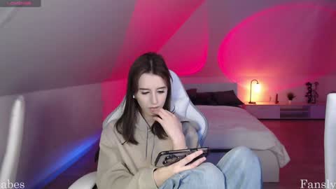 Nicole  Thomas  Dave online show from 3, 12, 2024