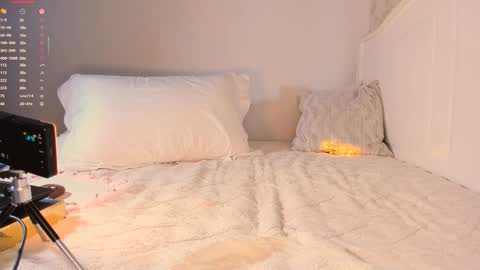   Alena  online show from 15, 9, 2025