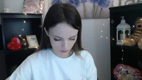 a_ariella_ online show from 24, 9, 2025