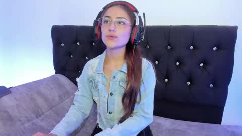 Snapshot of a_sexy_couple__ chatting on 18, 11, 2025 A Sexy Couple online show from 18, 11, 2025