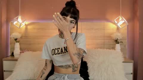 Snapshot of aa_lunit chatting on 29, 11, 2025 Luni online show from 29, 11, 2025