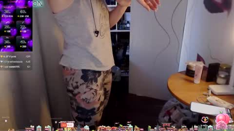 Snapshot of aamazingjoi chatting on 15, 2, 2025 Katie online show from 15, 2, 2025