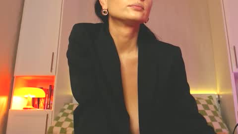 Snapshot of aamica chatting on 8, 1, 2025 Lea online show from 8, 1, 2025